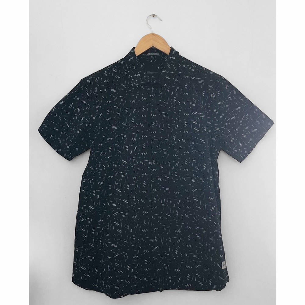 Tavik Short Sleeve Printed Button Up Shirt - M